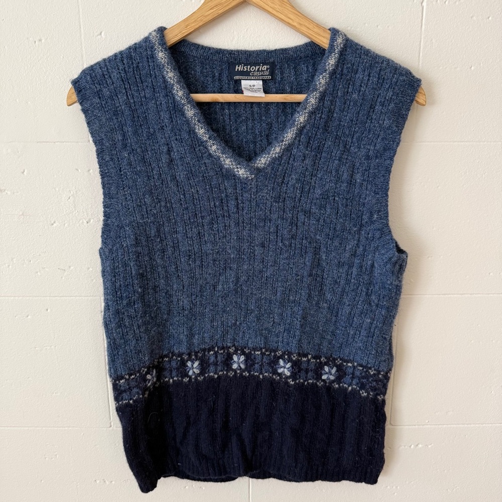 Vintage |  Historia Blue Knit Wool Embroidered Sweater Vest | Size Small